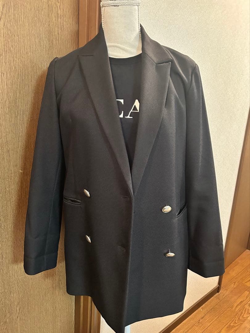 LOURDES ルルド　綺麗目ジャケット　黒　シルバーボタン