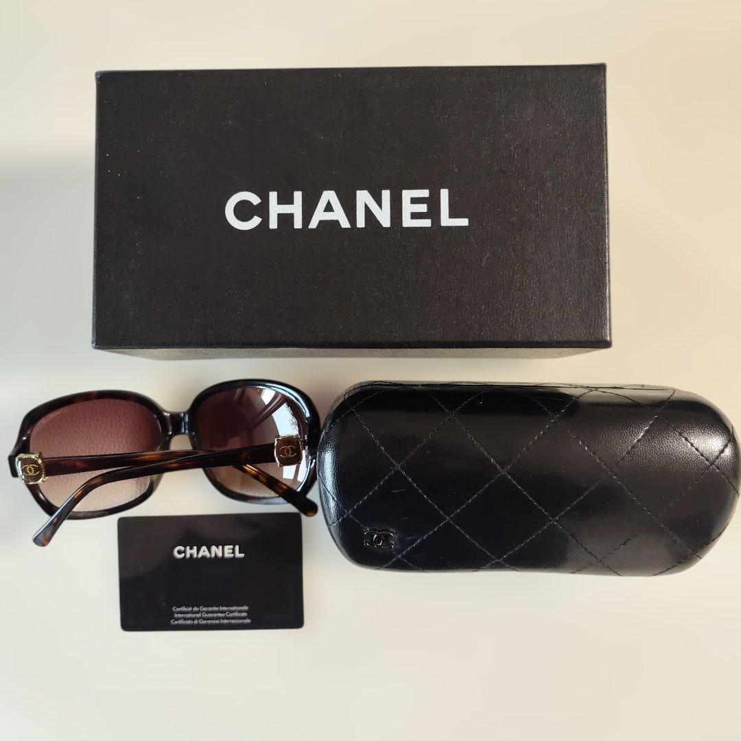 Chanel ブラウン スクエア サングラス ケース付き