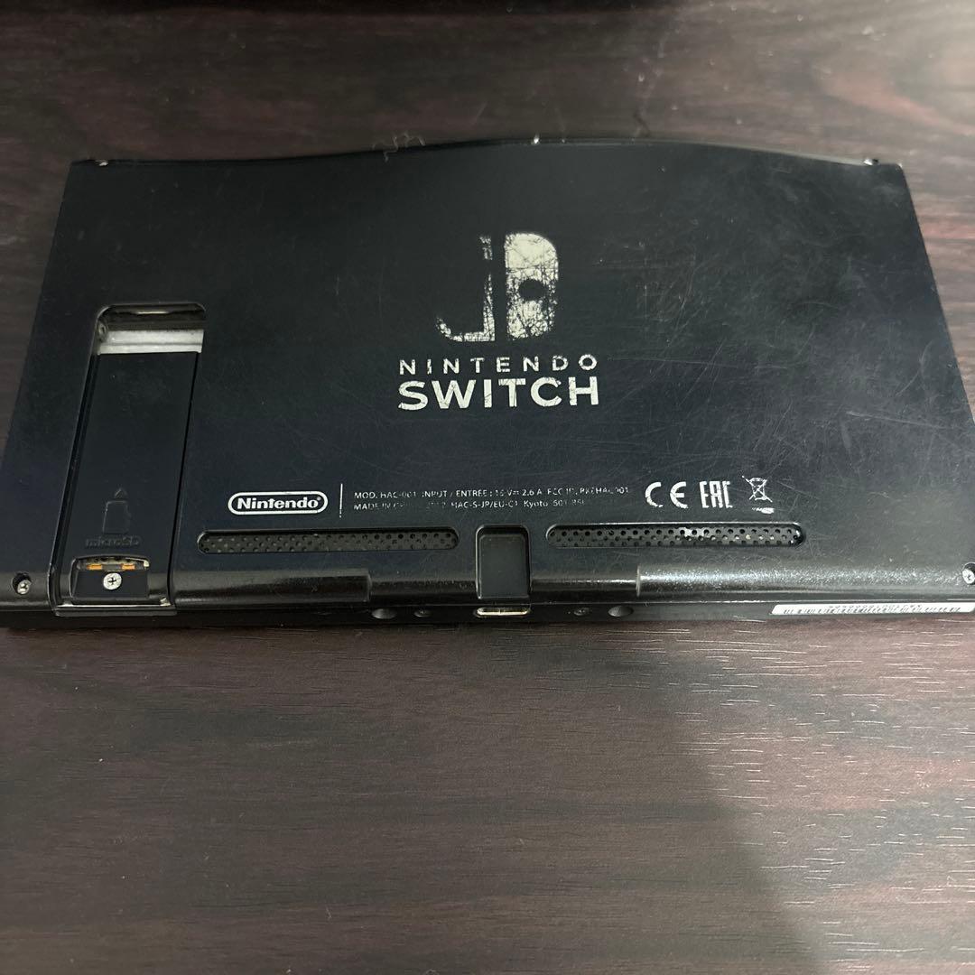 Nintendo Switch 本体 外装に傷あり　カセット付き