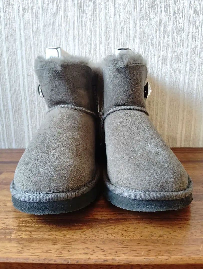 UGG　ブーツ　新品　アグ　BAILEY　BUTTON　BLING　23cm
