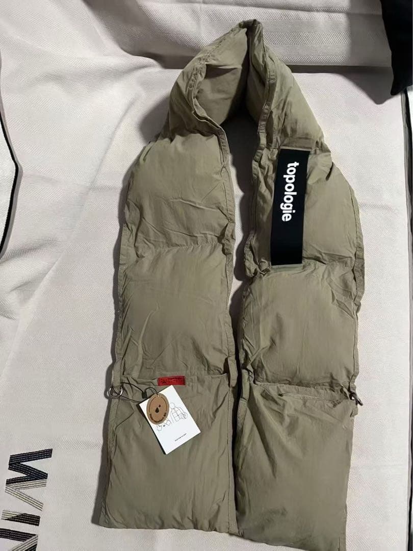 topologie オリーブグリーン ダウンマフラー　Puffer Scarf