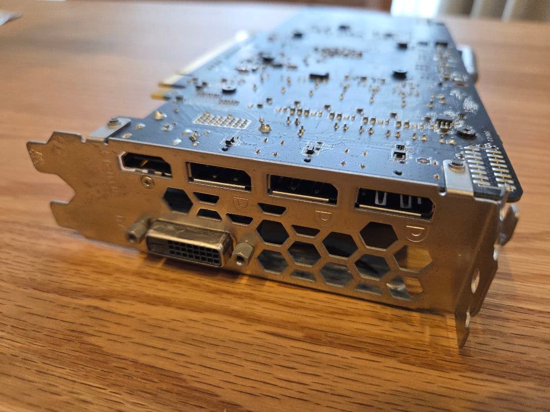 グラフィックボード・グラボ・ビデオカード MSI Radeon RX570 ARMOR 8G J