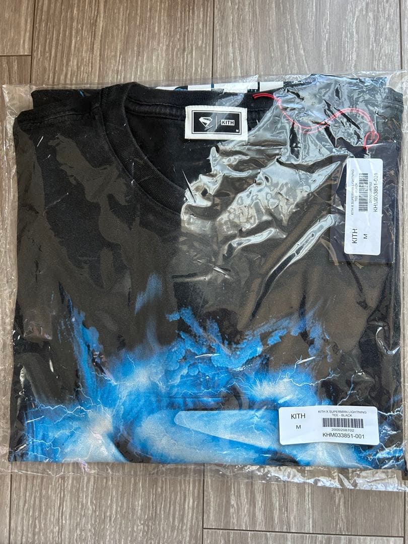 テ*ー様 KITH Superman スーパーマングラフィックTシャツ M ブラ