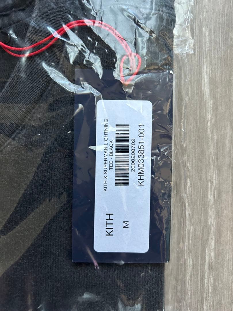テ*ー様 KITH Superman スーパーマングラフィックTシャツ M ブラ