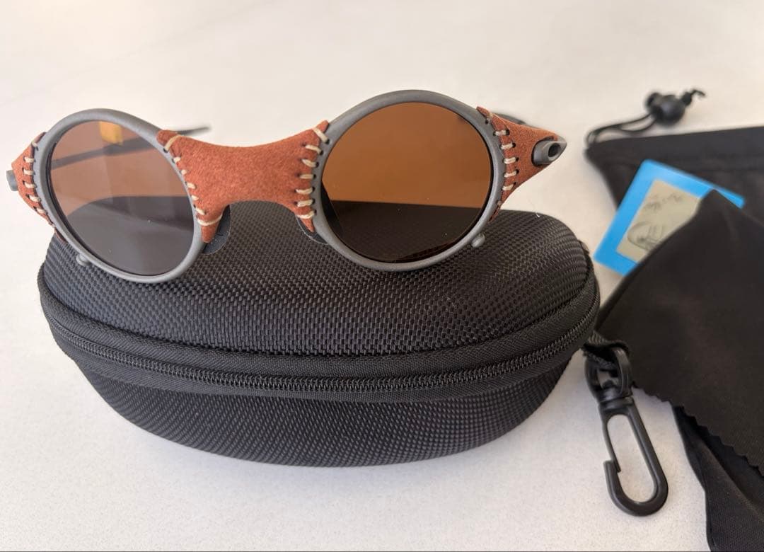 スポーツサングラス　メタル　新品　偏光レンズ