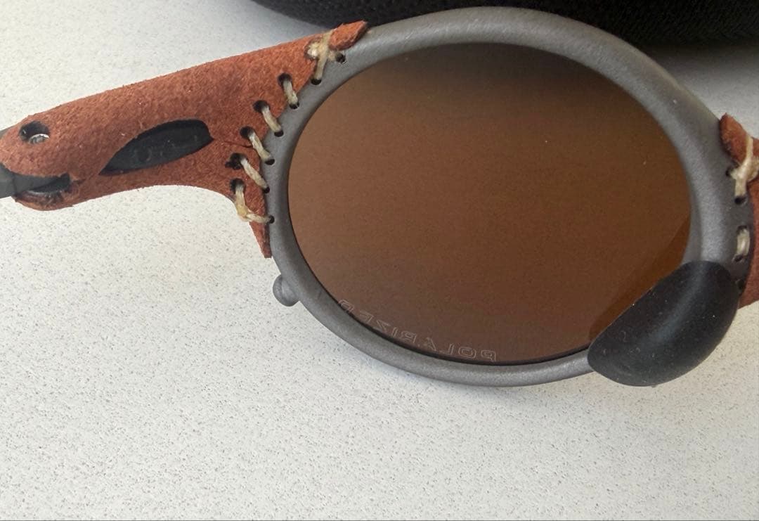 スポーツサングラス　メタル　新品　偏光レンズ