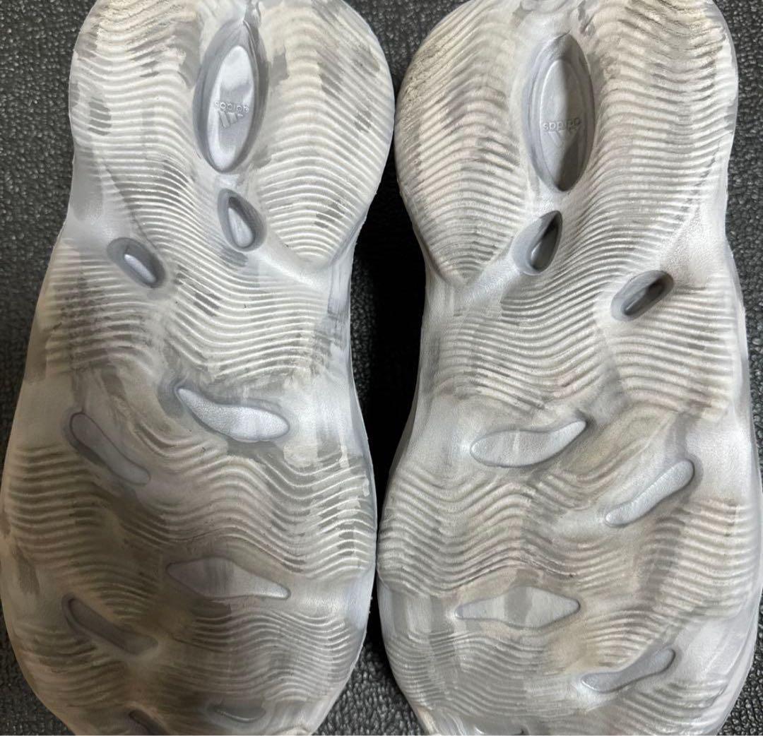 イージーフォームランナー adidas yeezy form runner