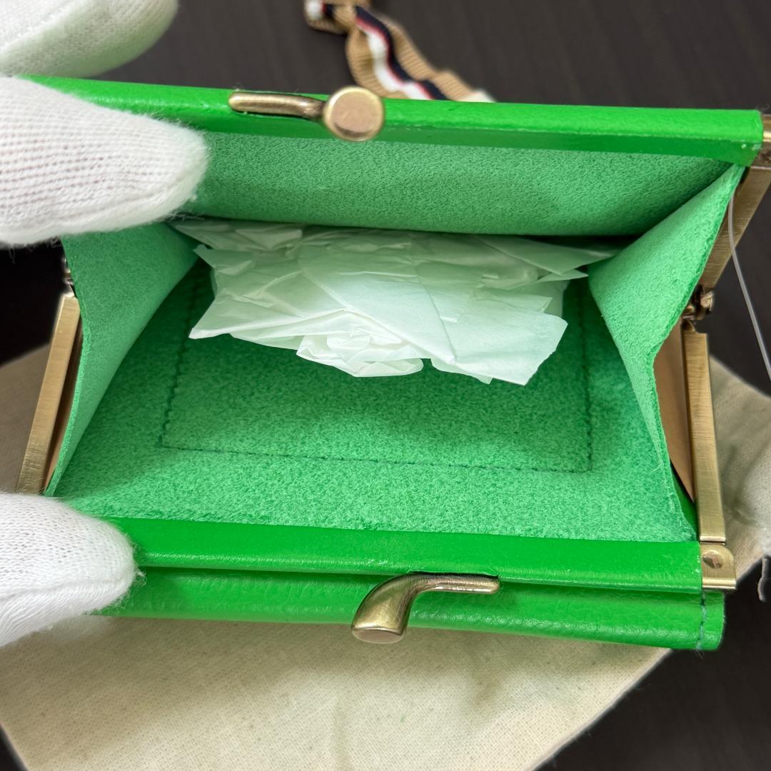 【新品未使用】イルビゾンテ 二つ折り がま口 財布 ライトグリーン