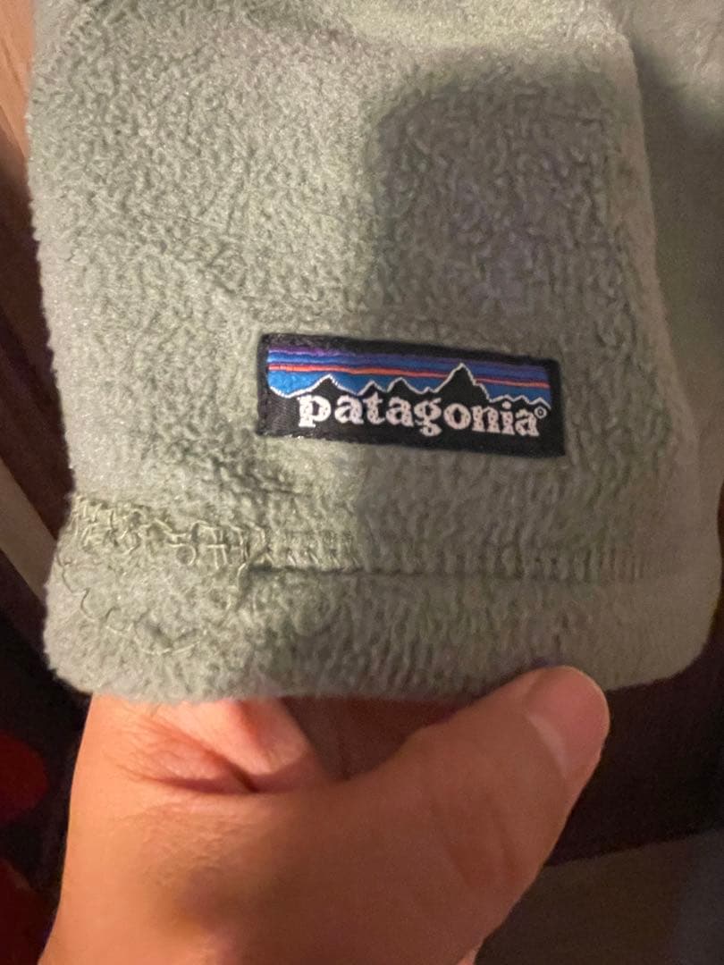 patagonia シンプルベスト　カーキ