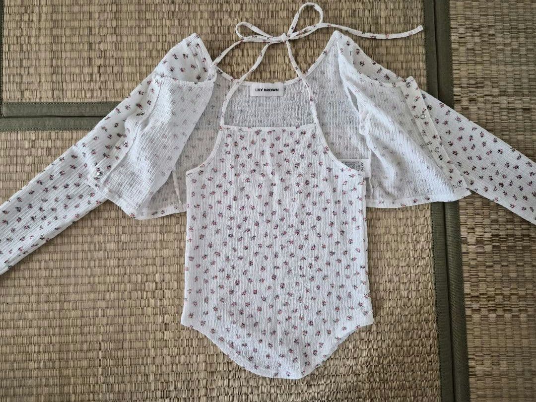 【美品】LILY BROWN カーデセット ホルターキャミトップス FLOWER