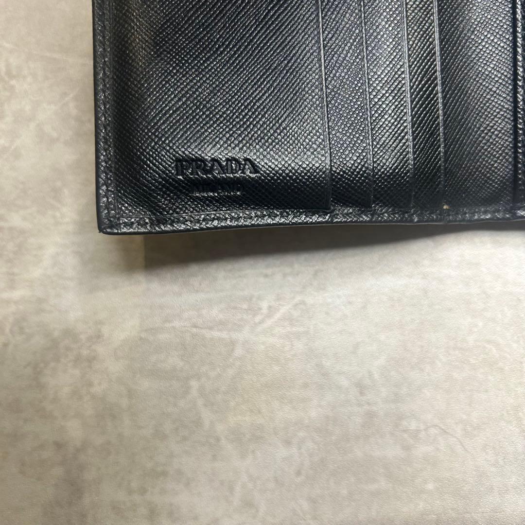 美品✨PRADA プラダ 折り財布 サフィアーノ トライアングル ロゴ 黒