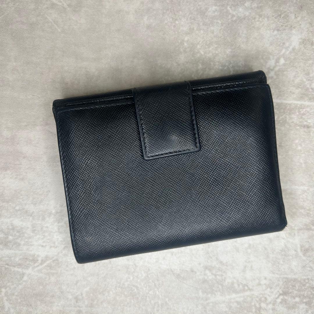 美品✨PRADA プラダ 折り財布 サフィアーノ トライアングル ロゴ 黒