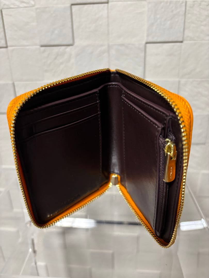 COACH 二つ折り財布デンプシースモールジップアラウンド　ベージュ　新品未使用