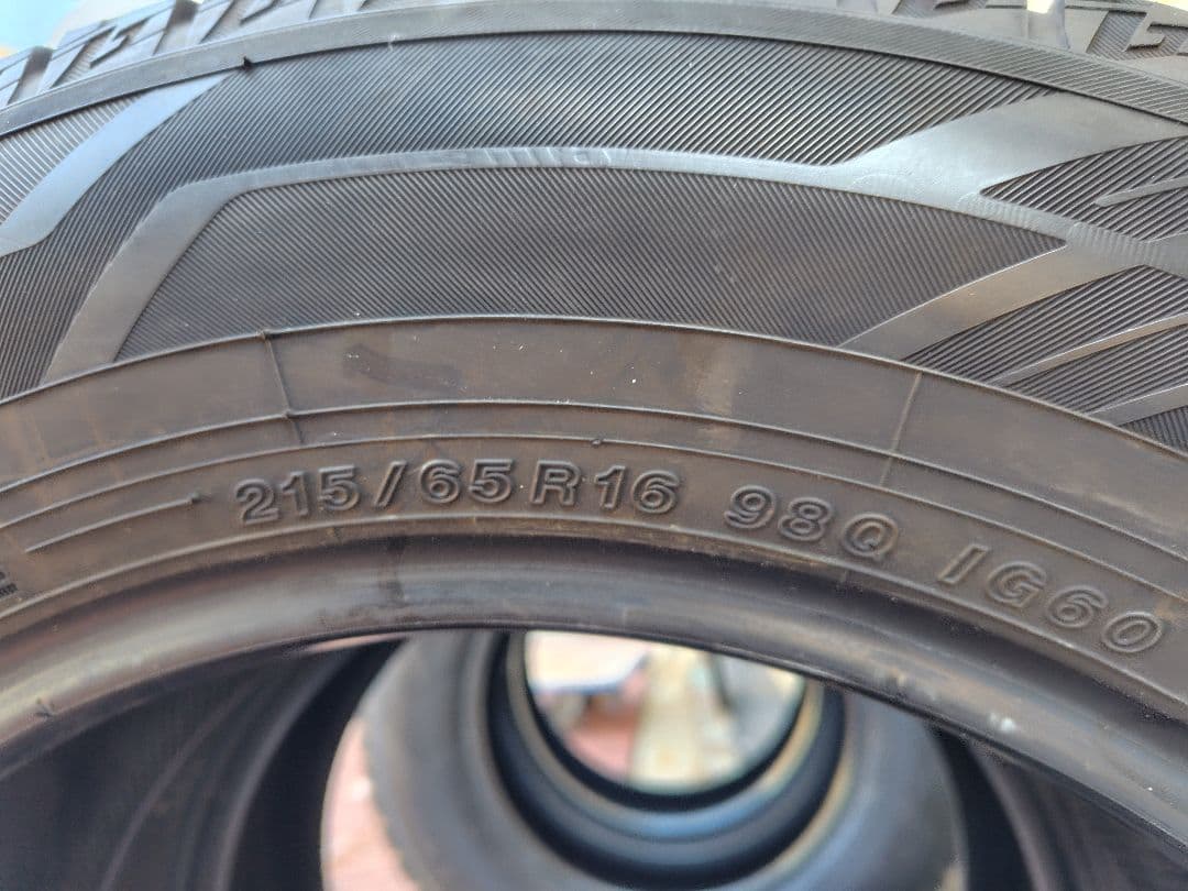 ヨコハマ アイスガードIG60 215/65R16