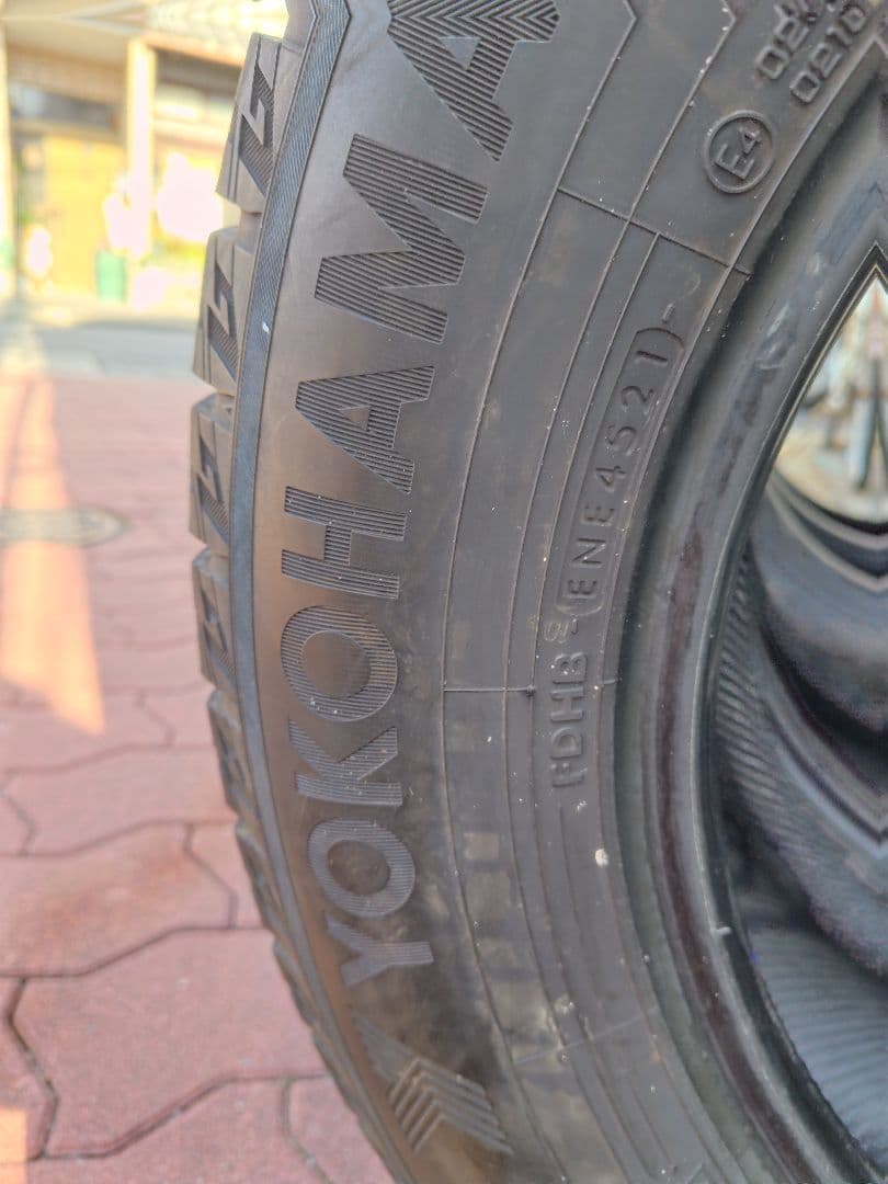 ヨコハマ アイスガードIG60 215/65R16