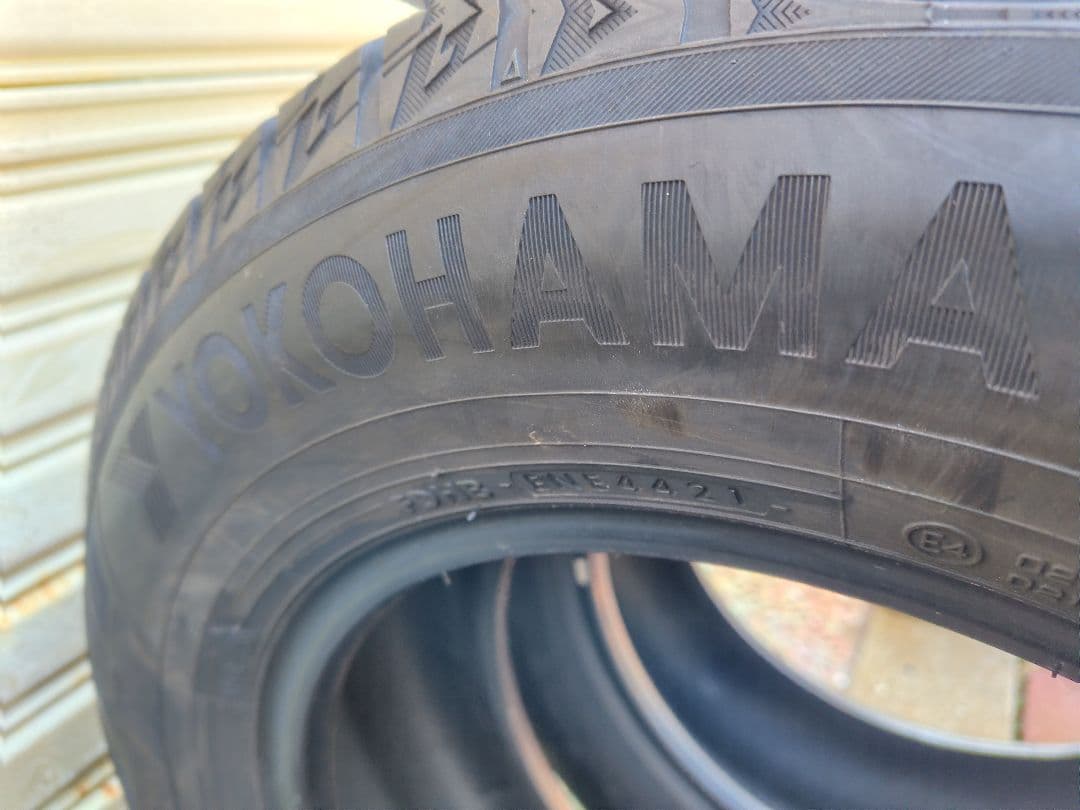 ヨコハマ アイスガードIG60 215/65R16