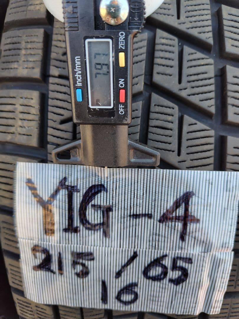 ヨコハマ アイスガードIG60 215/65R16