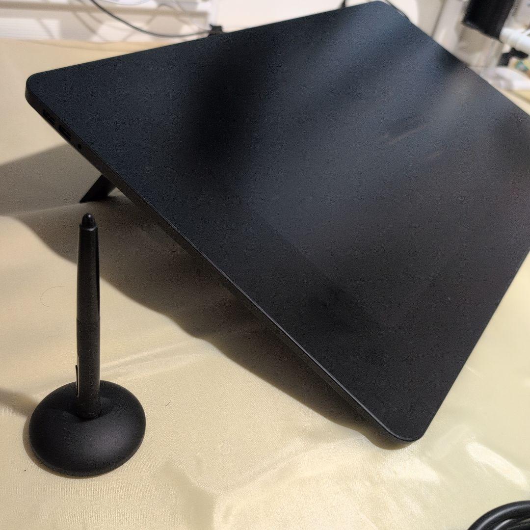 Wacom Cintiq Pro 24 ペンモデル（DTK-2420/K0）