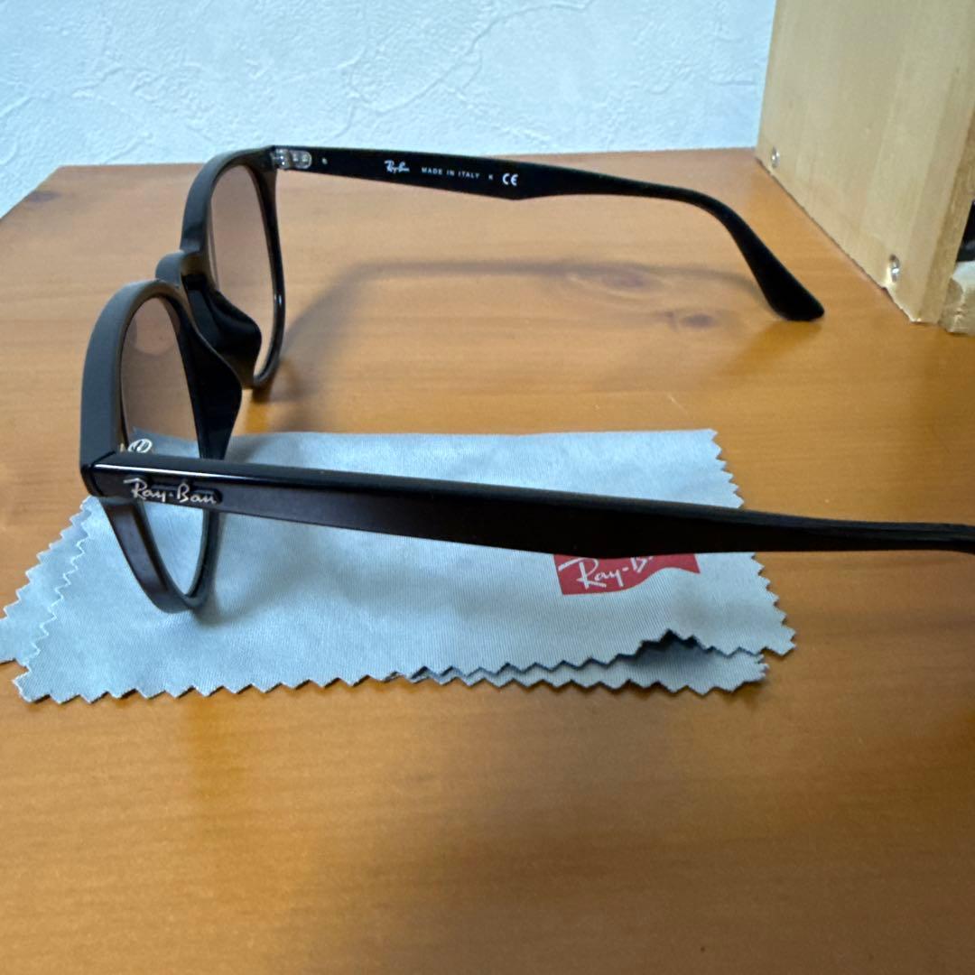 Ray-Ban ブラックフレーム サングラスRB4259-F