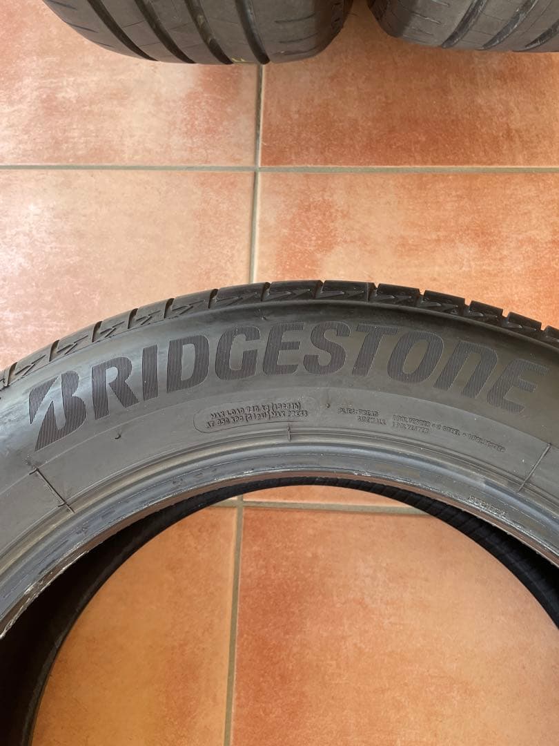 ①BRIDGESTONE TURANZA T005 215/60R17