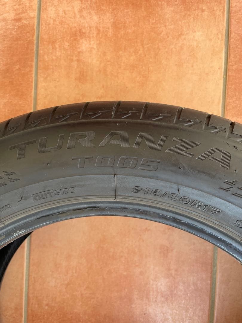 ①BRIDGESTONE TURANZA T005 215/60R17