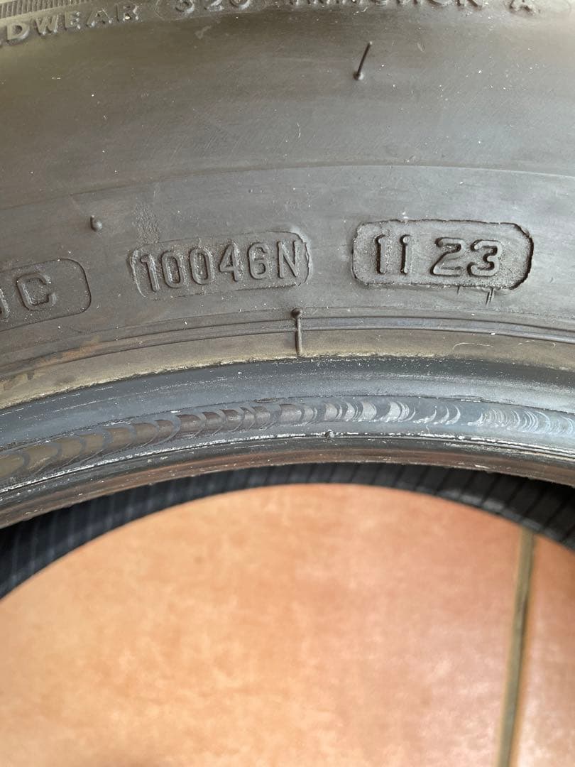 ①BRIDGESTONE TURANZA T005 215/60R17