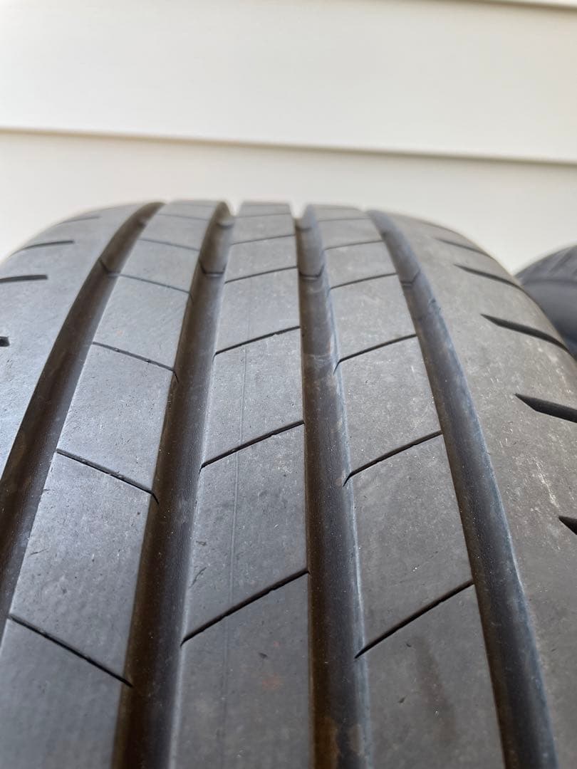 ①BRIDGESTONE TURANZA T005 215/60R17