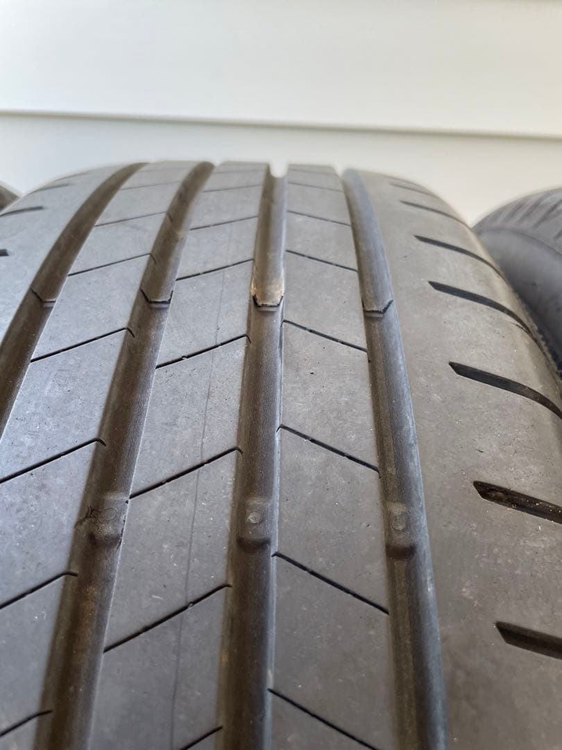 ①BRIDGESTONE TURANZA T005 215/60R17