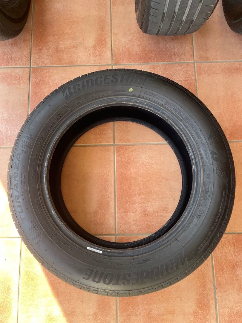 ①BRIDGESTONE TURANZA T005 215/60R17