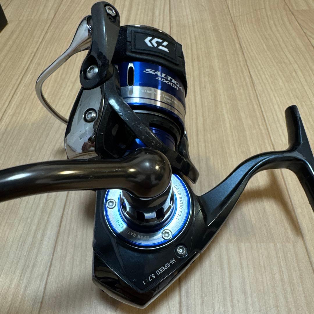DAIWA SALTIGA 4500H スピニングリール