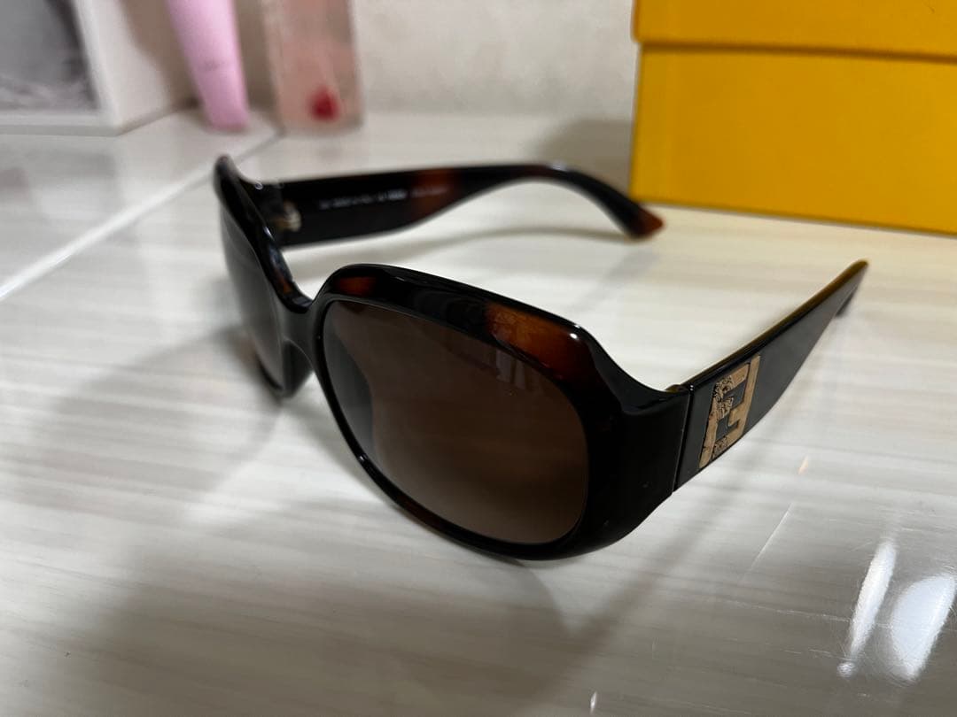 D*a様 FENDI FS501 サングラス ブラウン/ブラック