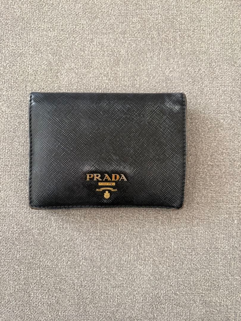 PRADAプラダ財布
