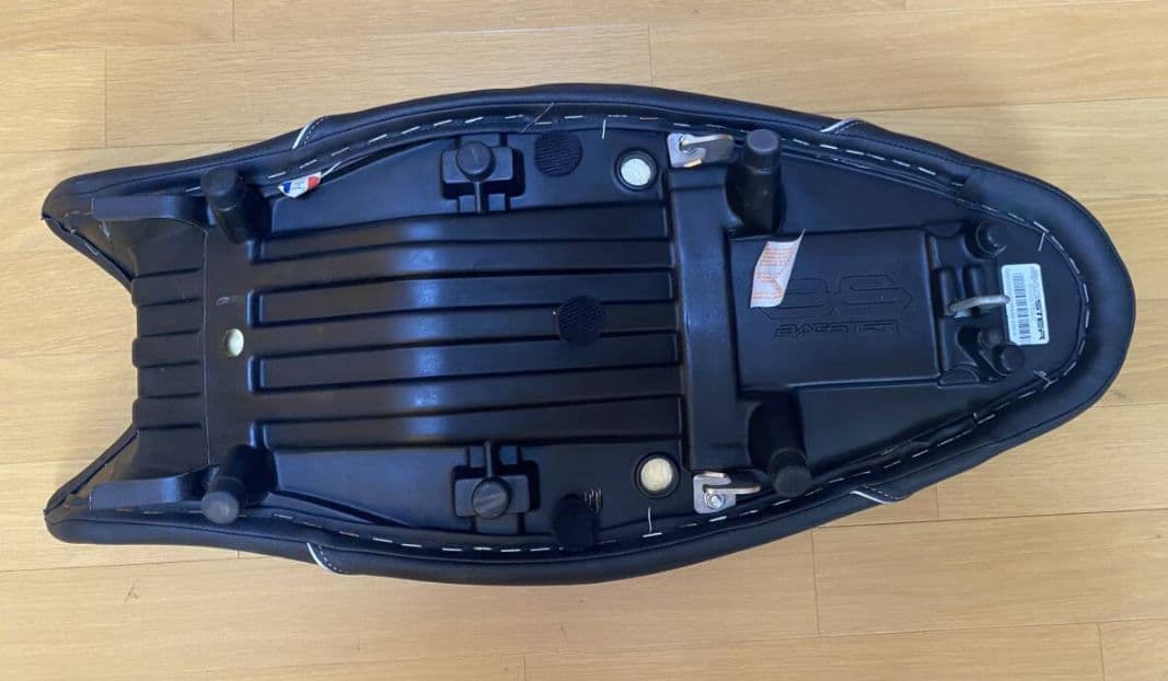 SV650 VP55B/E バグスター シート