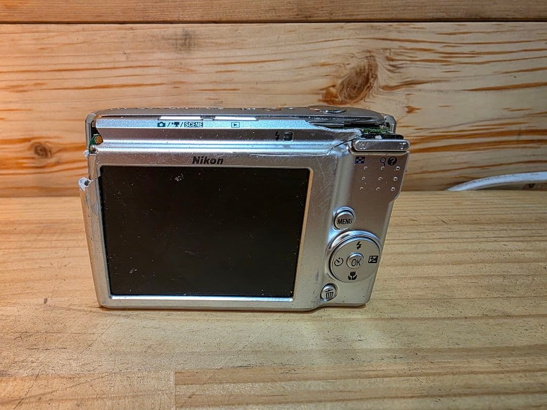 Nikon COOLPIX 8.0メガピクセル デジタルカメラ