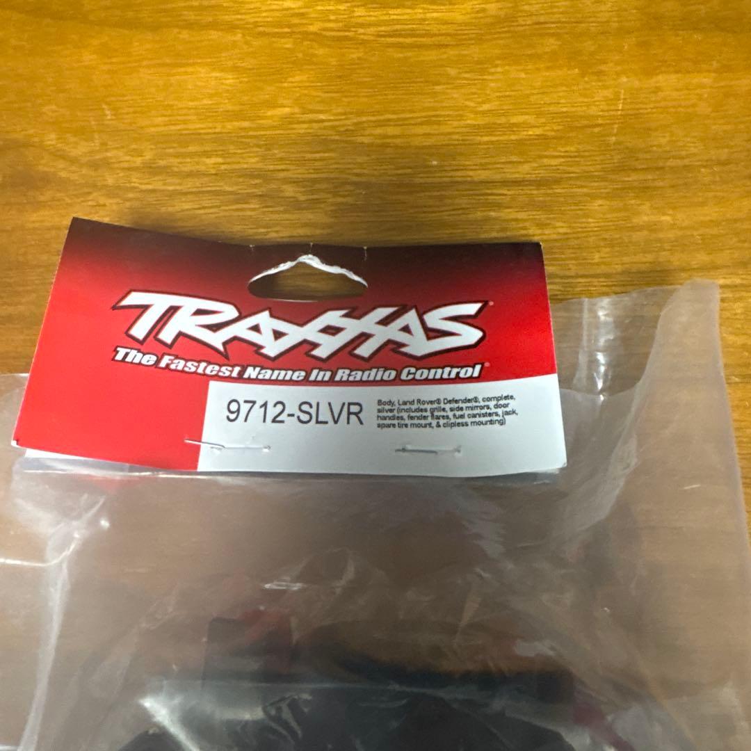 1/18トラクサス　trx4m ランドローバーディフェンダ完成品クローラーボディ