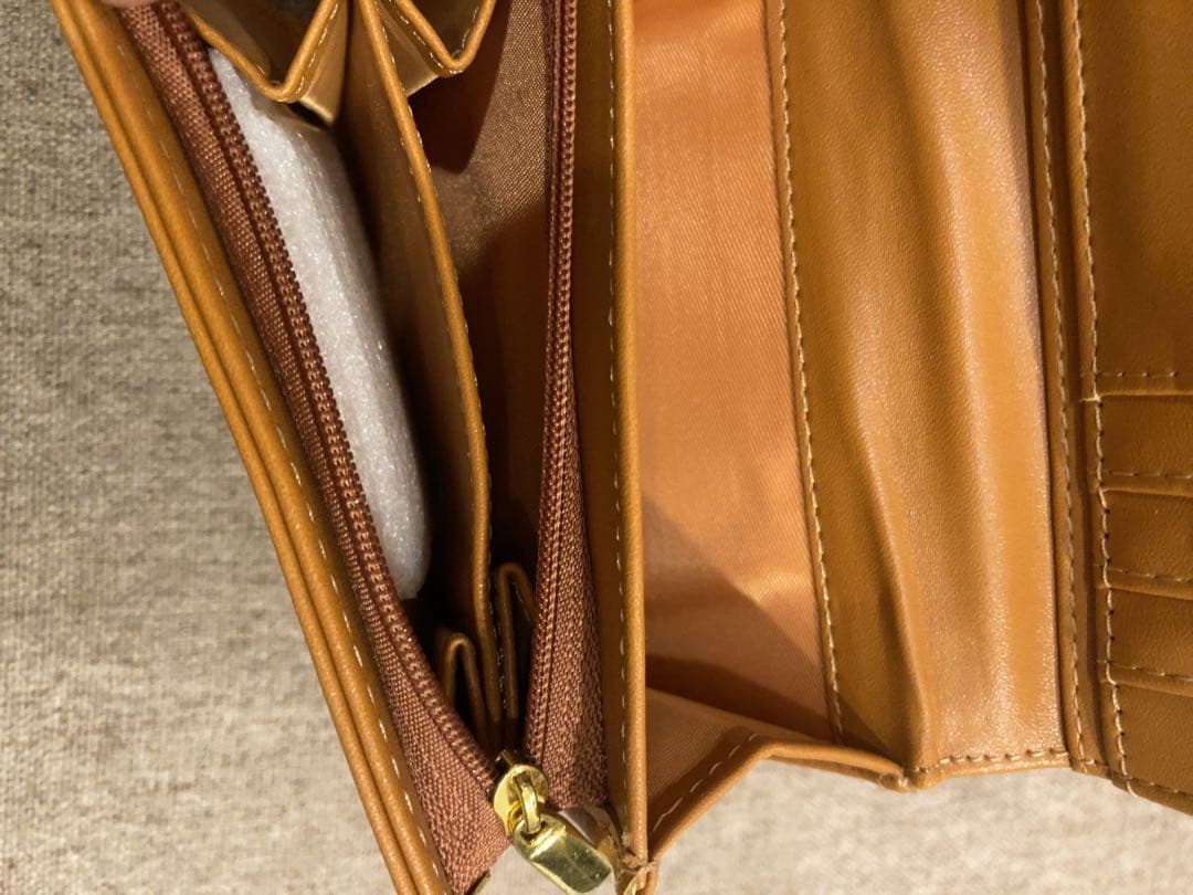 K*a様 【皇居 菊の紋章入り】2つ折り財布　クロコダイル柄　新品未使用品　希少