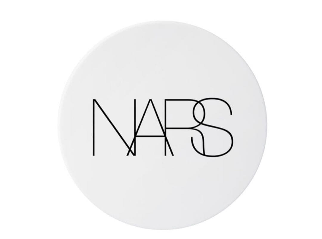 NARS ライトリフレクティング セラム クッションファンデーション ケース有