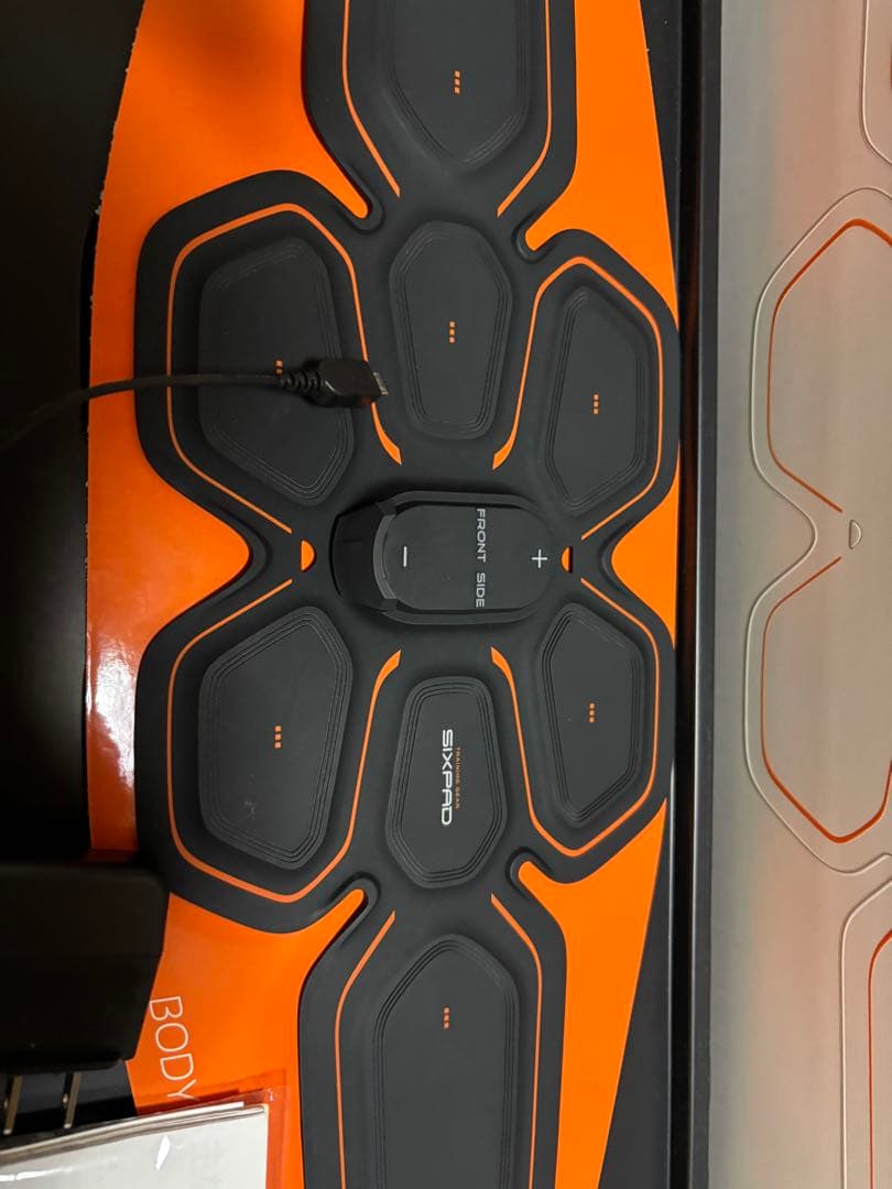 【美品】新品替パッド付　SIXPADシックスパッド　アブズベルト一式
