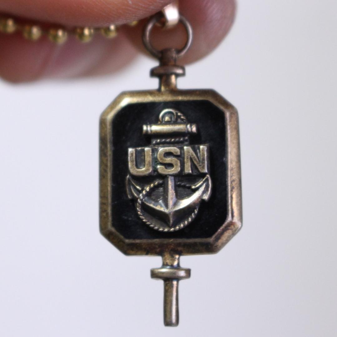 50’～70’　カレッジペンダント　チャーム　USN　米軍　NAVY　　古着