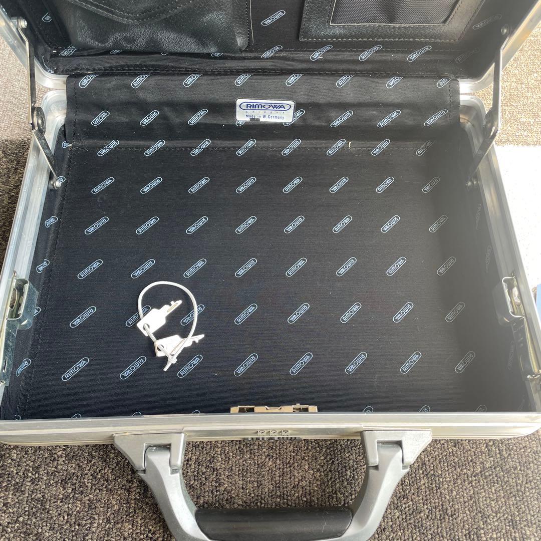 RIMOWA シルバー アタッシュケース
