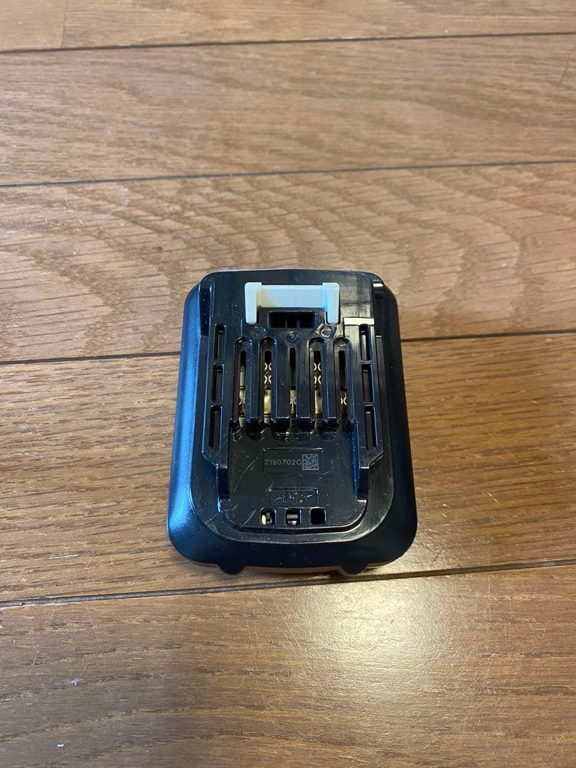 マキタ コードレス掃除機 CL107 純正バッテリー&充電器&パック付+スタンド
