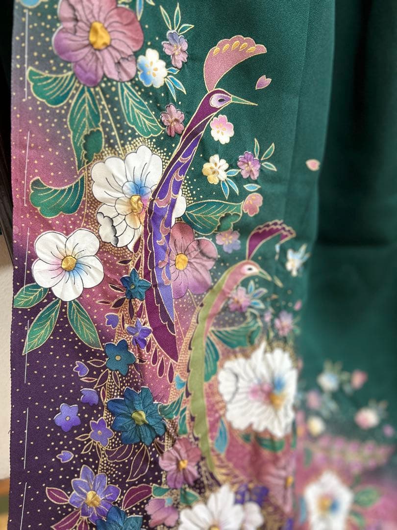 未使用 仮絵羽 振袖 孔雀 絞り 高級 ちりめん 高級振袖 反物 着物 和服