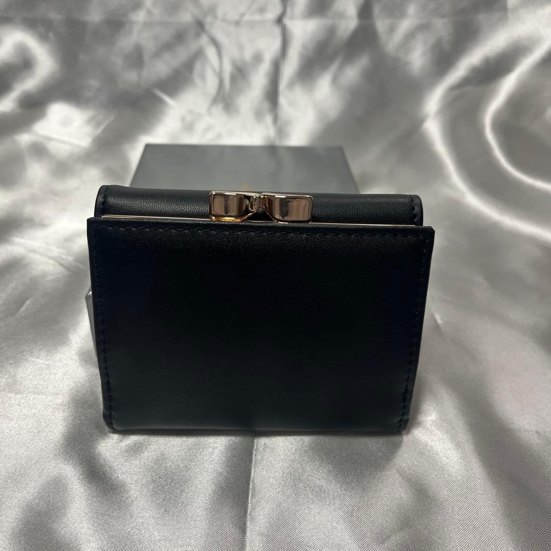 新品 Vivienne Westwood黒 ブラック 金色オーブ 三つ折り財布