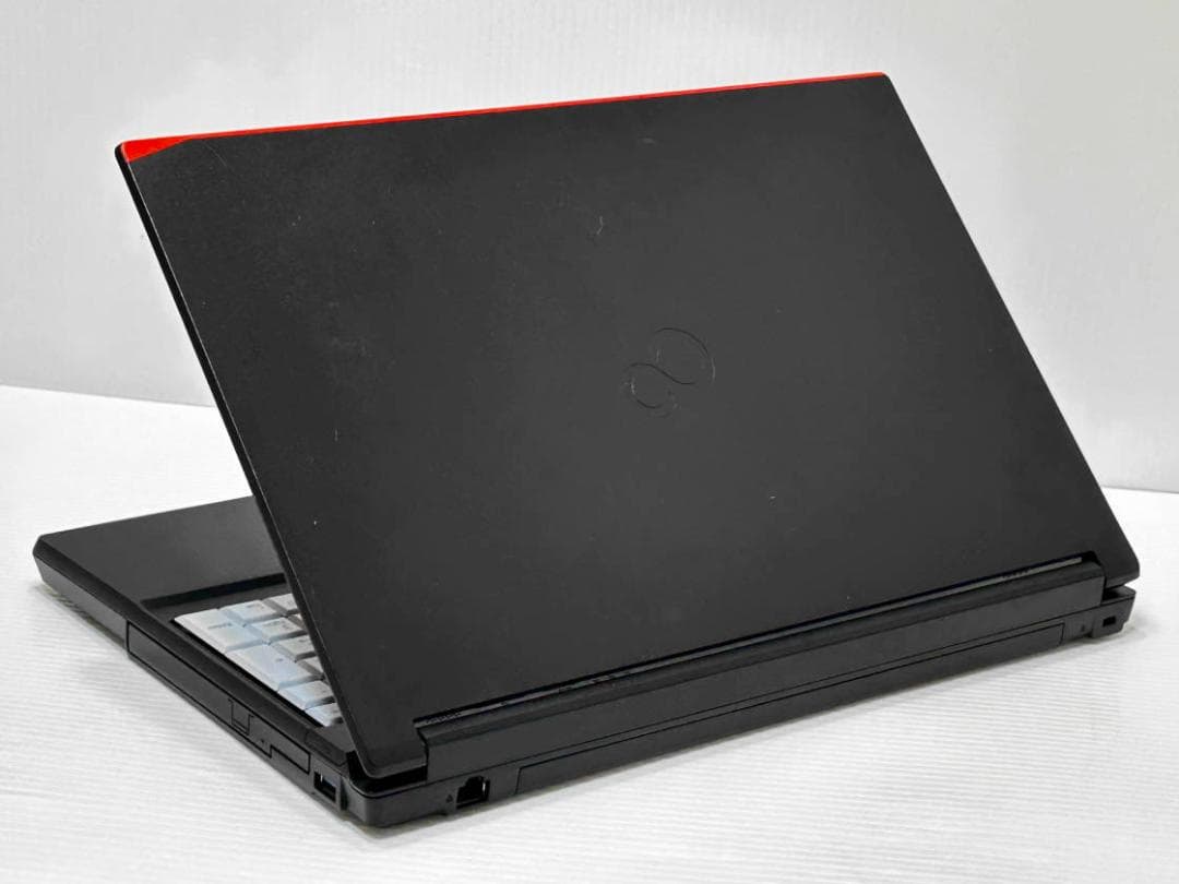 m*n様 第8世代Core i5 LIFEBOOK A579/B