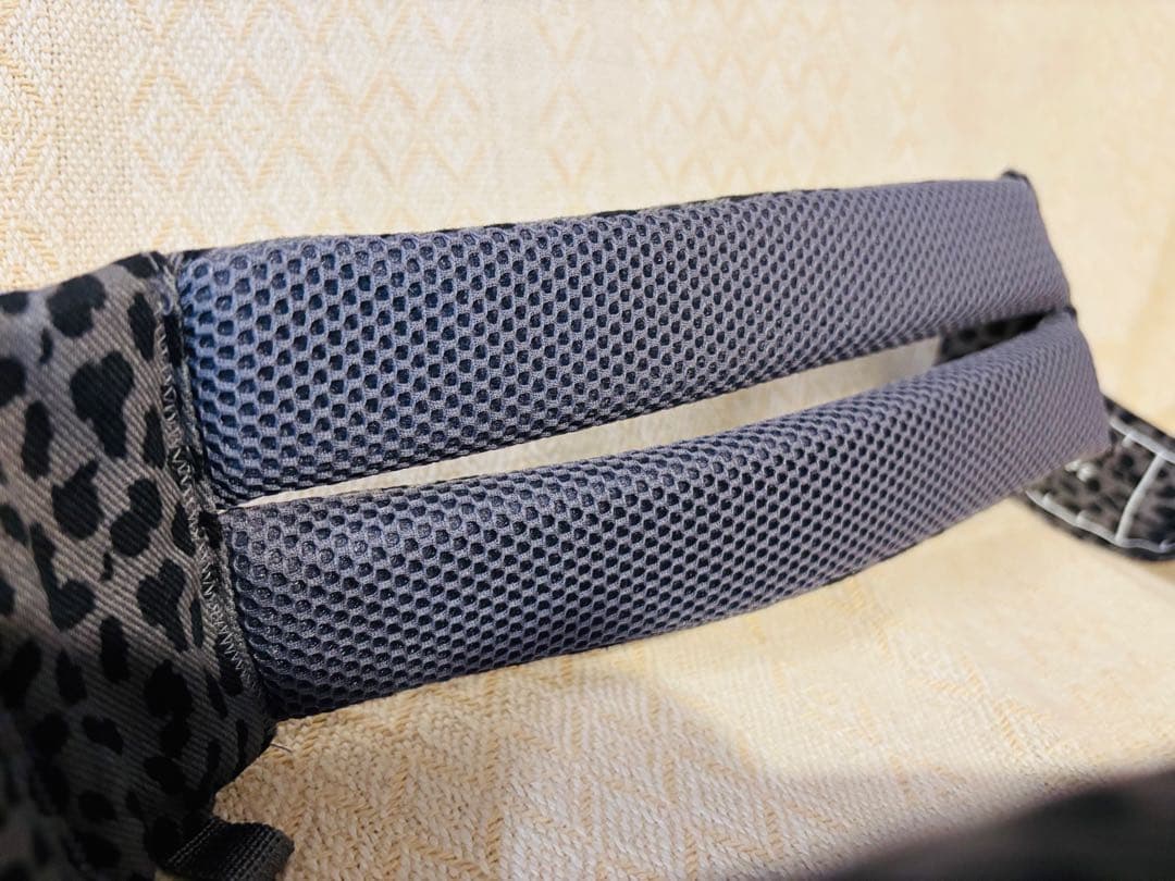【極美品】KET 抱っこ紐 グレー・ヒョウ柄