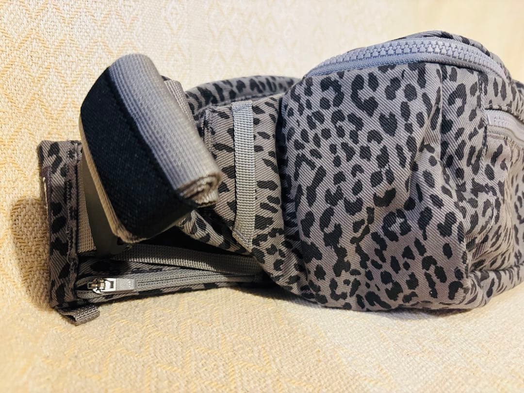 【極美品】KET 抱っこ紐 グレー・ヒョウ柄