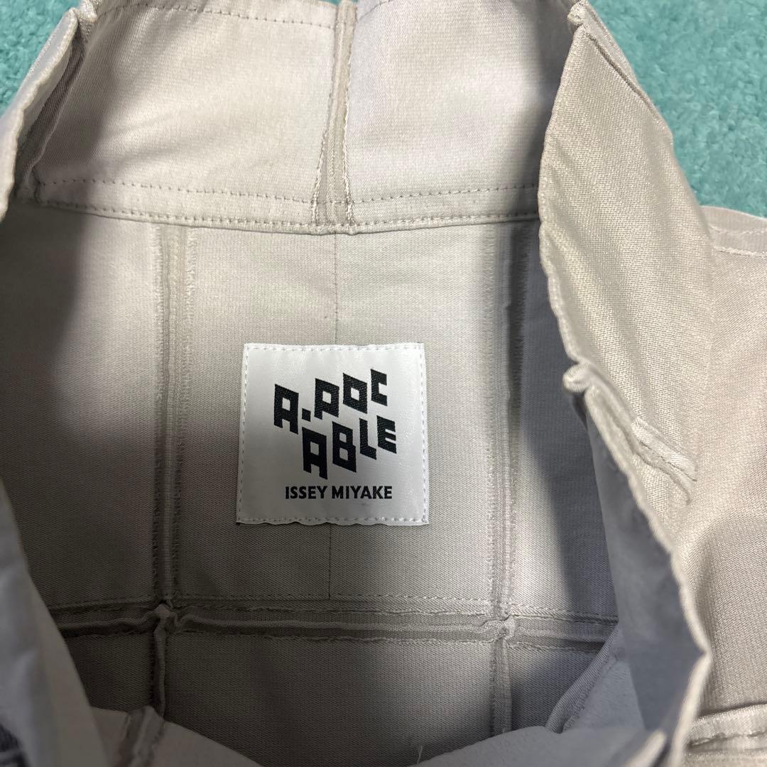 A.POC ABLE イッセイミヤケ