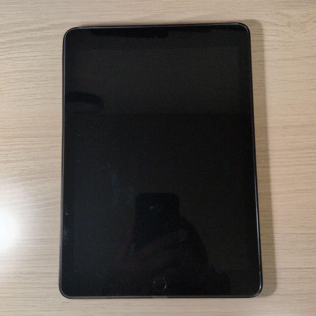 Apple iPad 第6世代　WIFI / 128GB