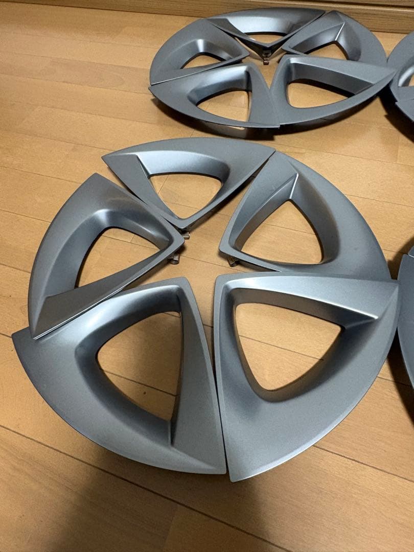 プリウス50系ツーリング ホイールアクセントピース