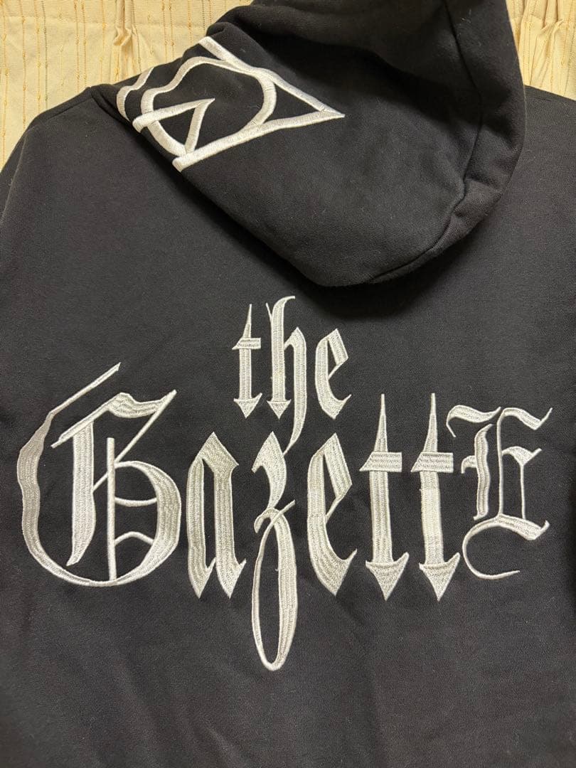 【え】the GazettE ロゴパーカー 13周年グッズ